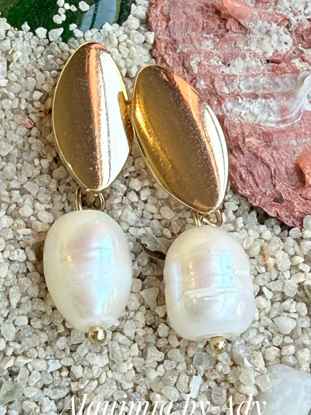 Alquimia Gold and White Pearl Drop Earrings